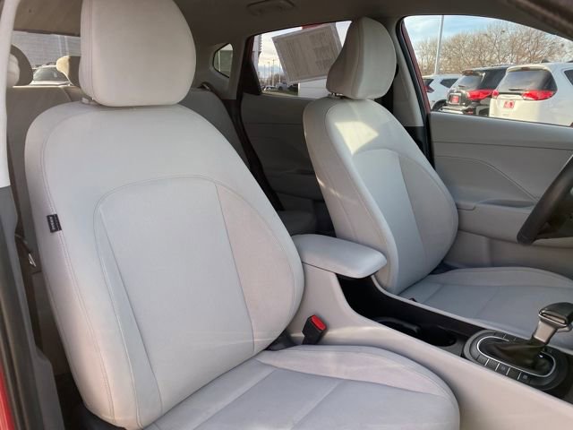 Used 2025 Hyundai Kona SEL image 9