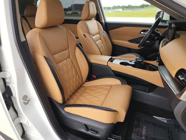 Certified 2023 Nissan Rogue Platinum w/ Platinum Premium Package image 15