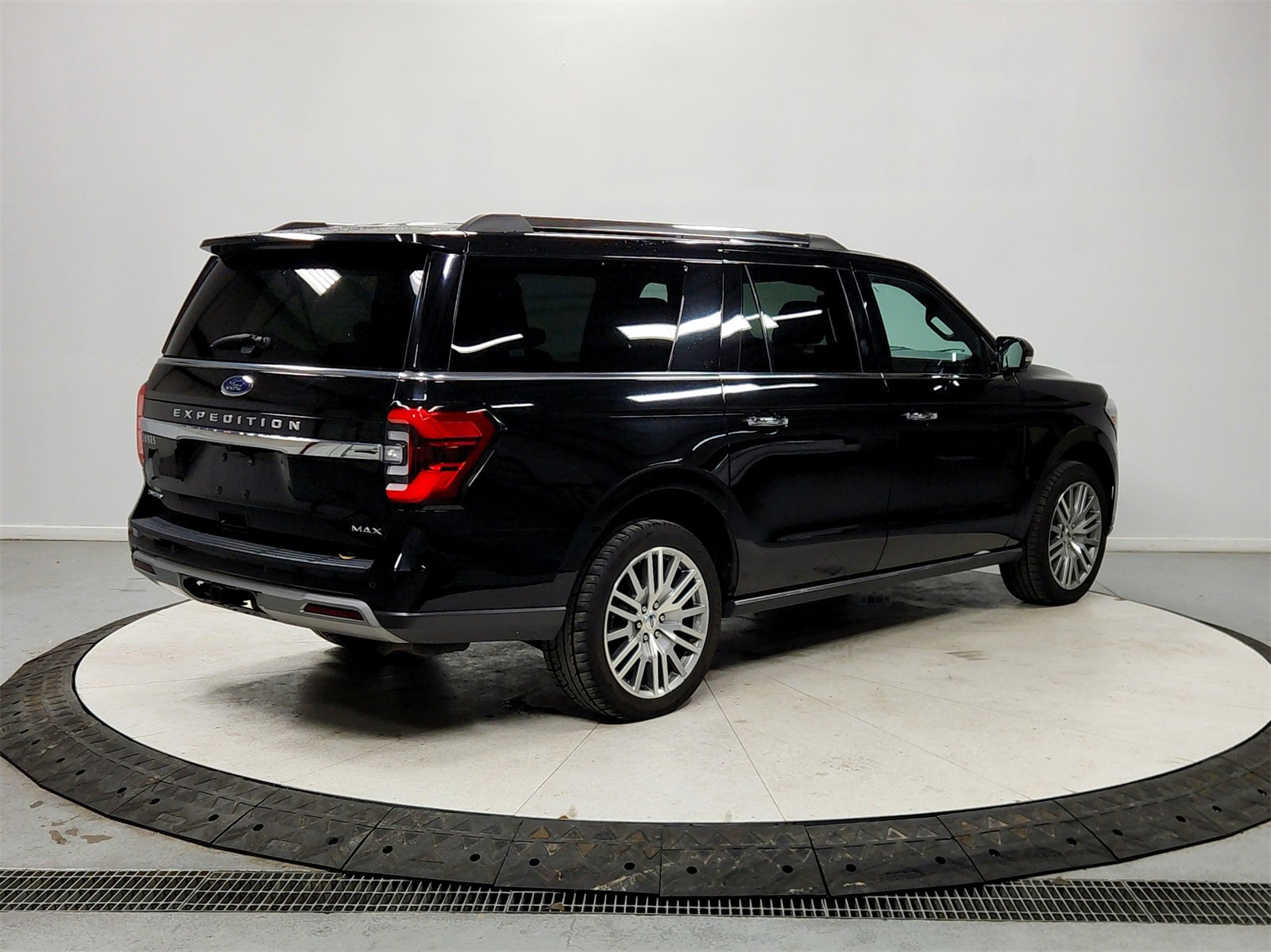 Used 2023 Ford Expedition Max Limited image 7