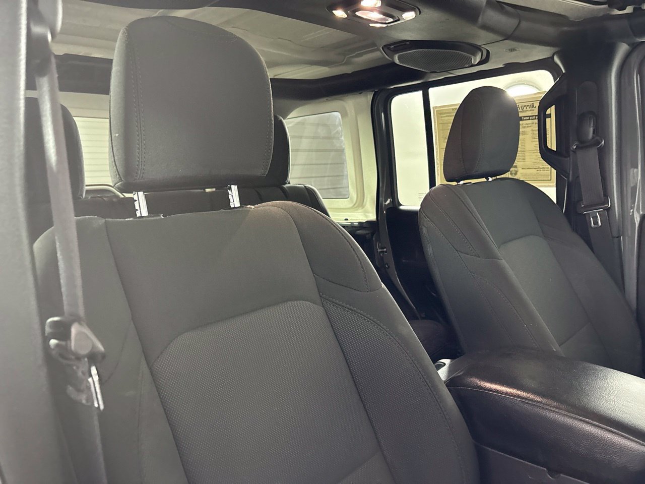 Used 2023 Jeep Wrangler Unlimited Sport AWD/4WD image 25