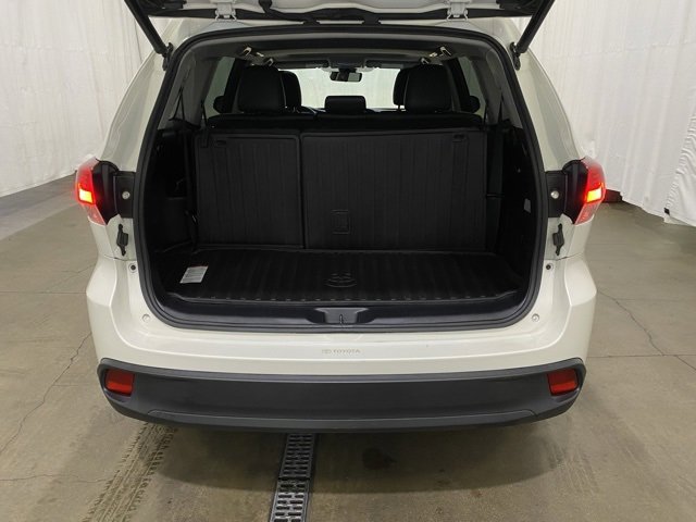 Certified 2017 Toyota Highlander XLE image 13