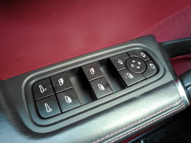 Used 2022 Porsche Cayenne S Platinum AWD/4WD image 37