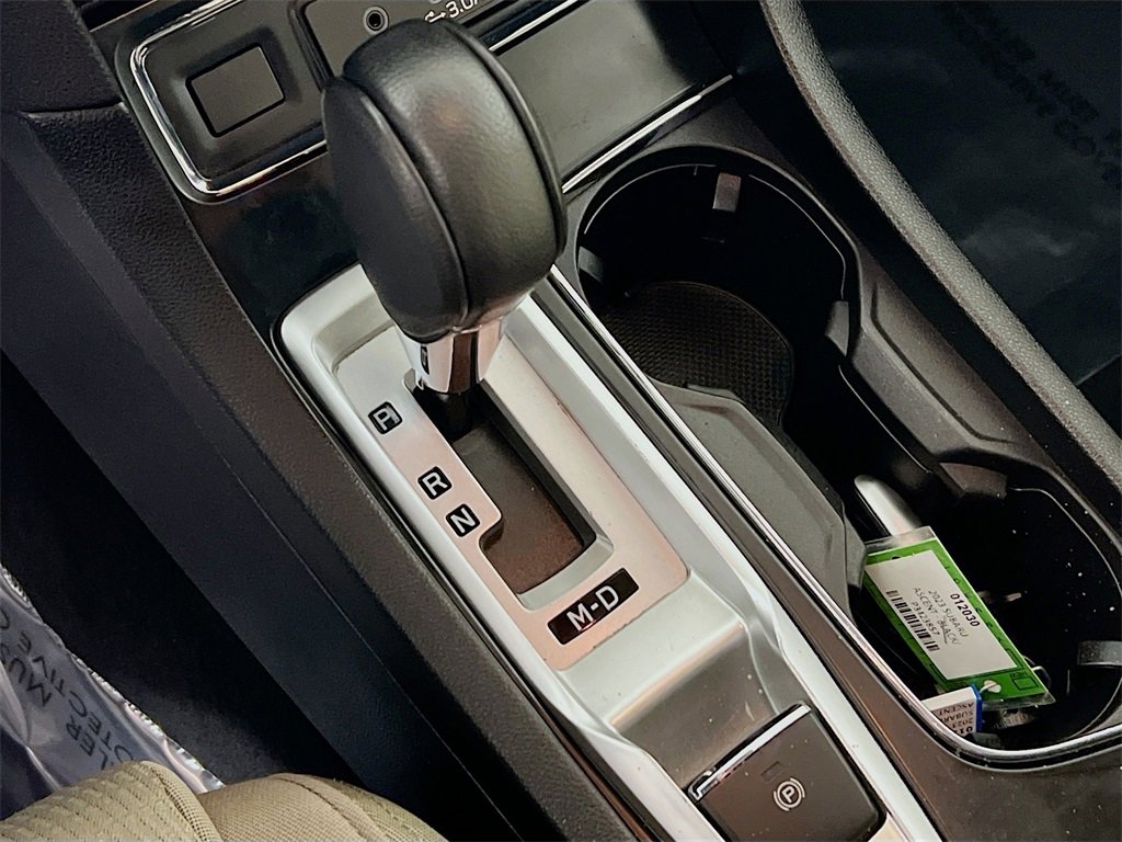 Used 2023 Subaru Ascent Premium w/ Convenience Package image 16