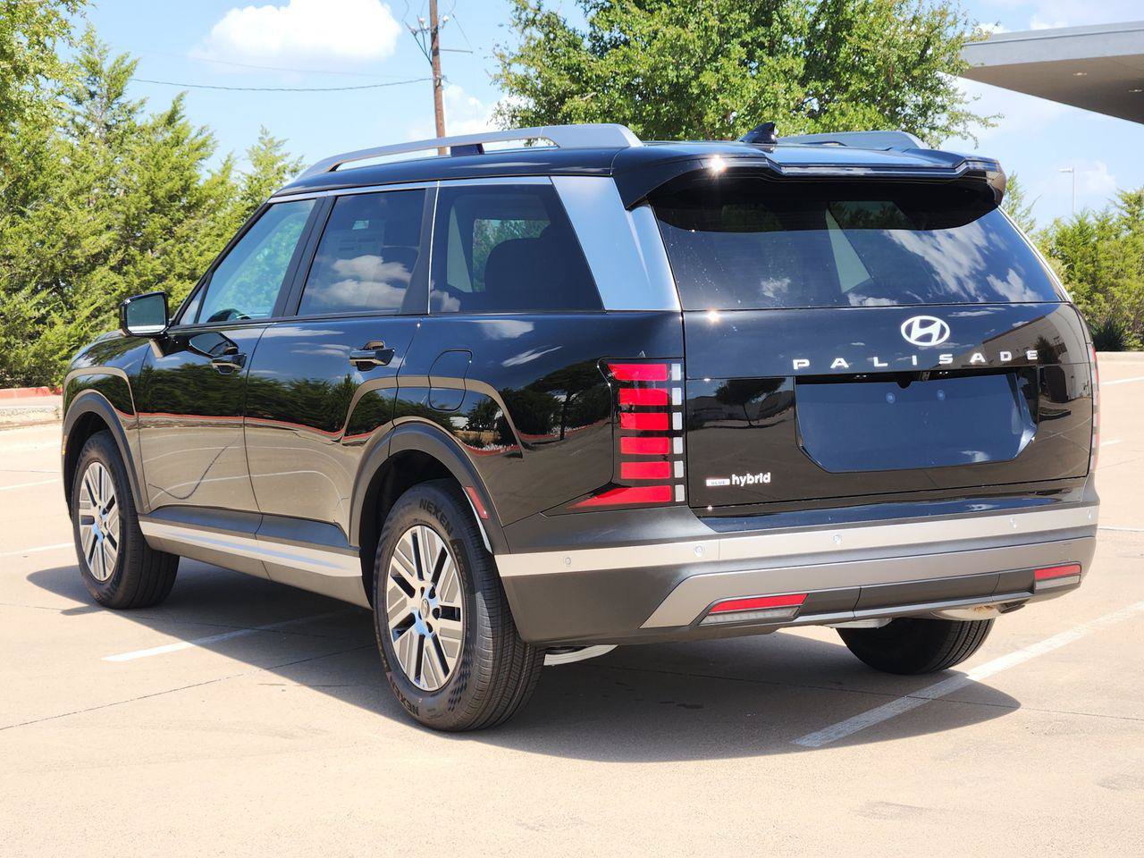 New 2027 Hyundai Palisade SEL Premium FWD image 3