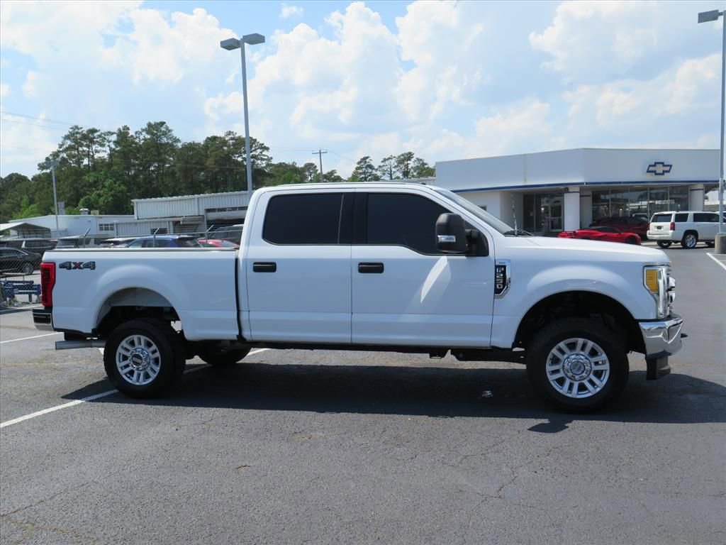 Used 2017 Ford F250 XLT AWD/4WD image 2