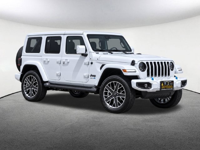 Used 2023 Jeep Wrangler Unlimited Sahara AWD/4WD image 2