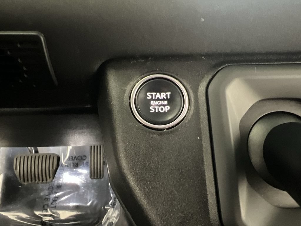 Used 2023 Land Rover Defender 130 X-Dynamic SE AWD/4WD image 18