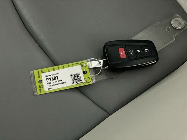 Used 2022 Toyota RAV4 XLE Premium image 41