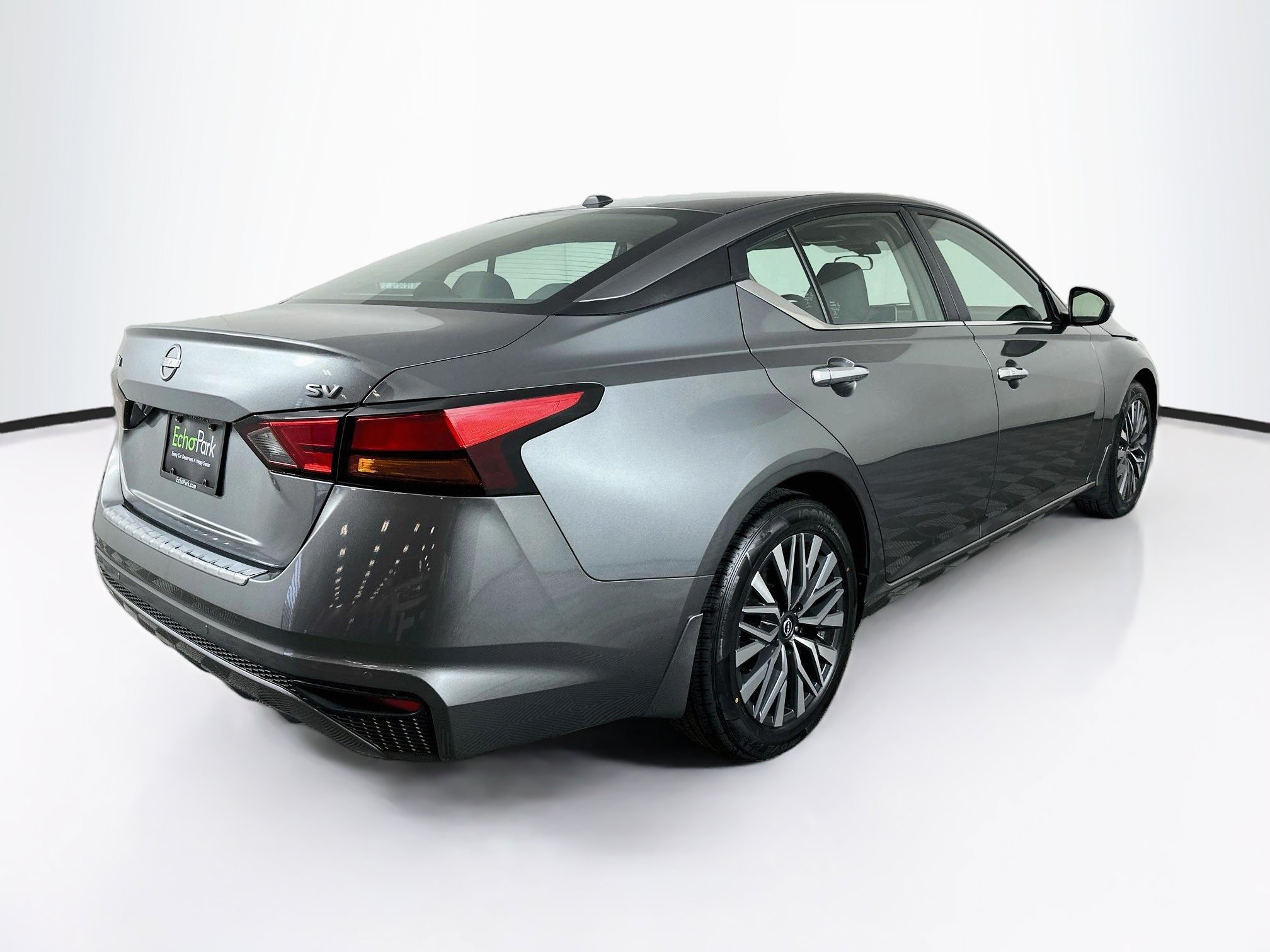 Used 2023 Nissan Altima 2.5 SV FWD image 9
