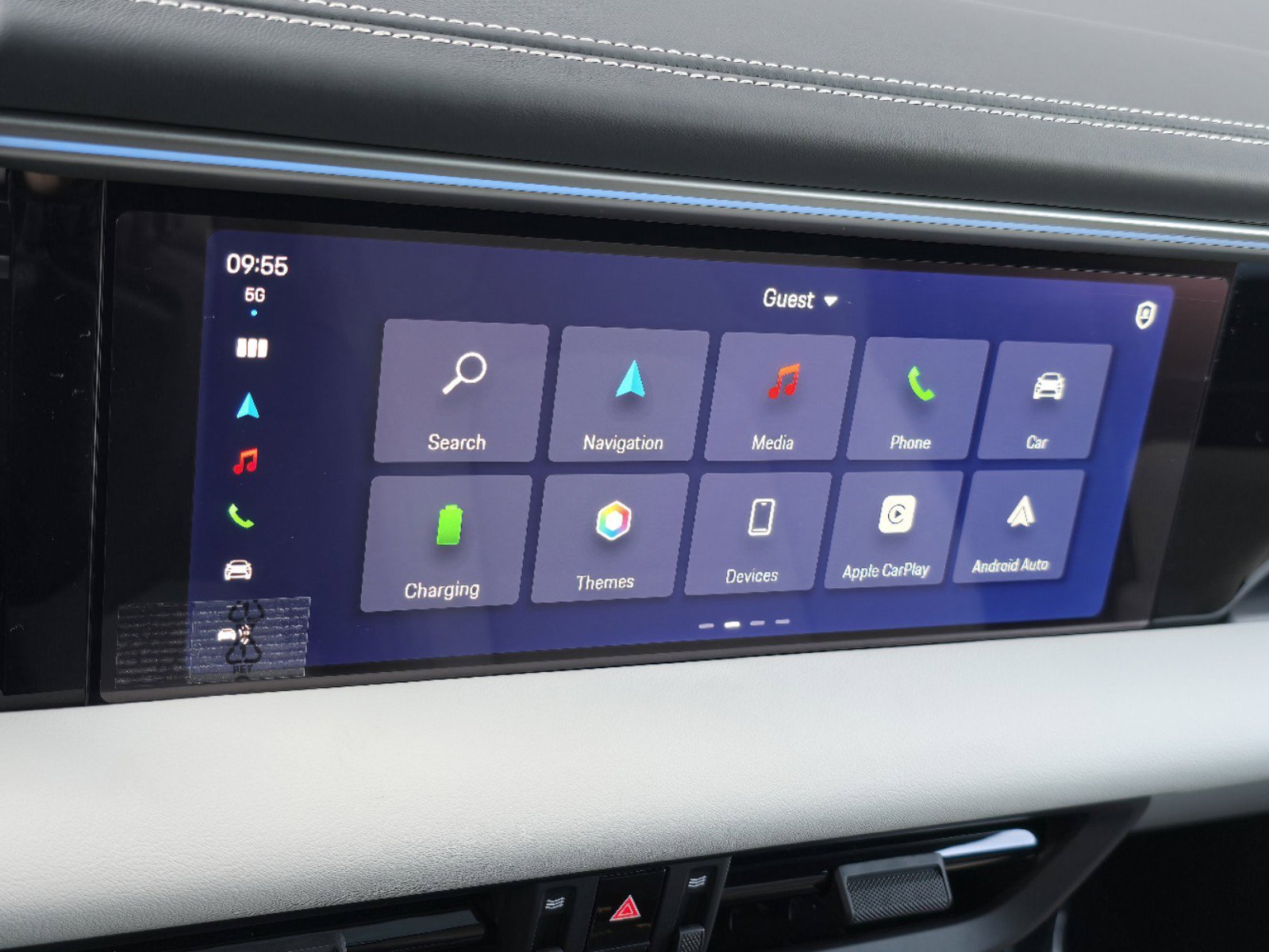 New 2025 Porsche Macan 4S Electric AWD/4WD image 19