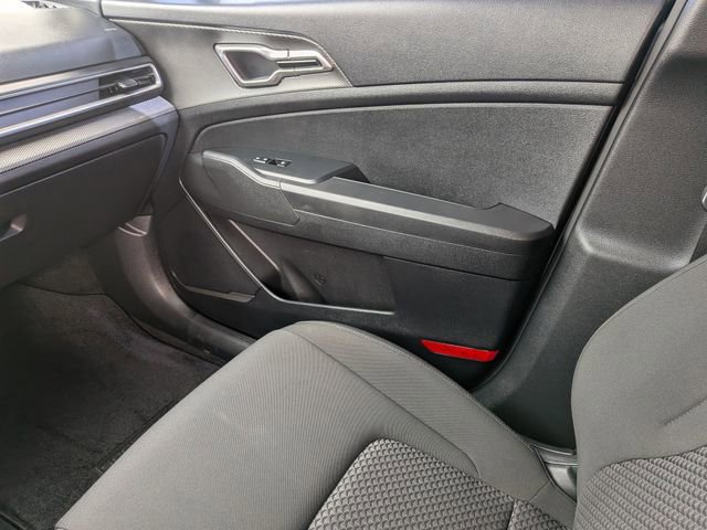 Used 2025 Kia Sportage LX image 16