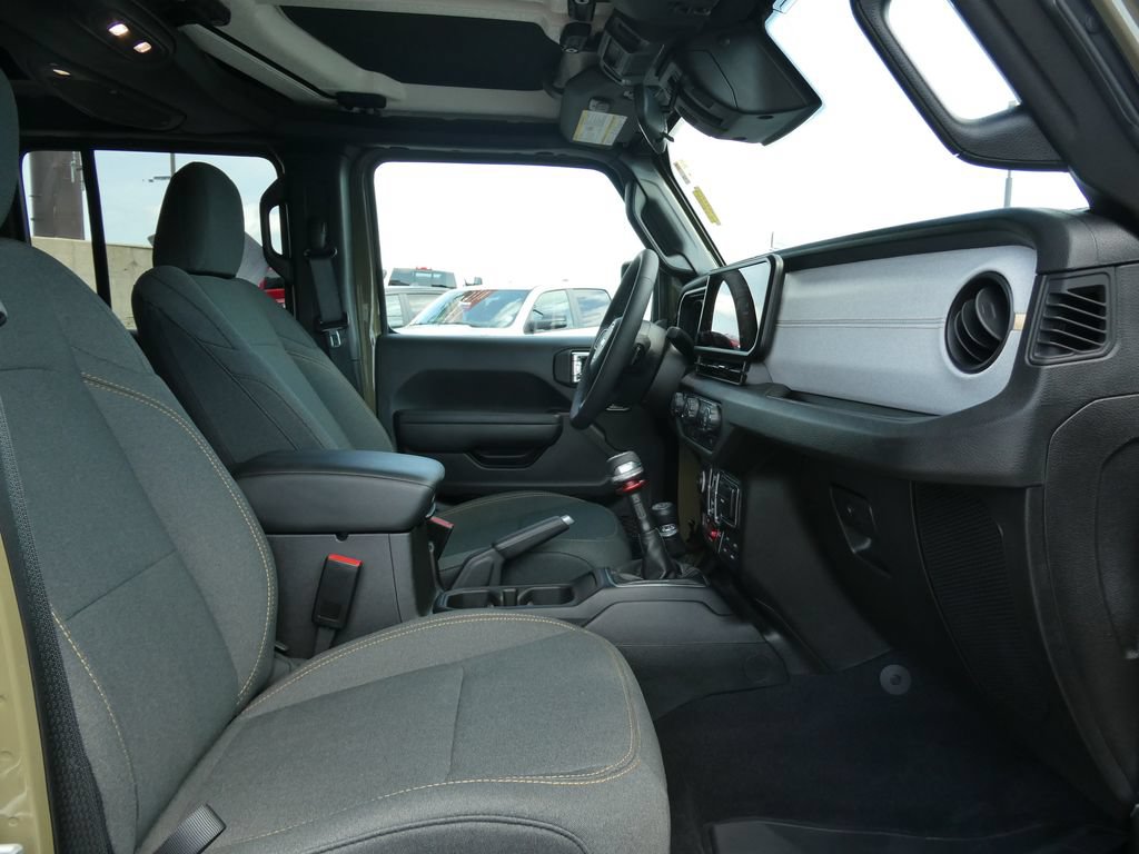Used 2025 Jeep Wrangler Unlimited Sport AWD/4WD image 13