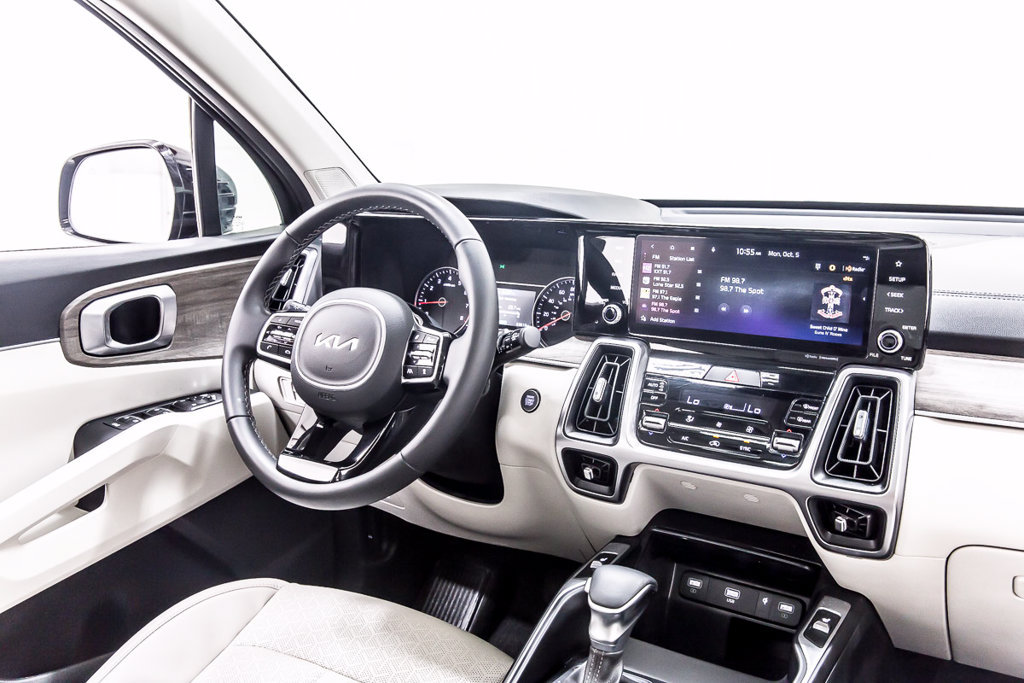 Used 2023 Kia Sorento EX w/ Panoramic Sunroof Package FWD image 20