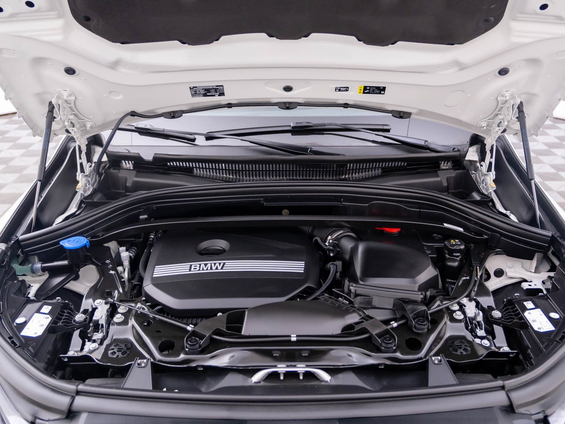 Certified 2025 BMW X1 xDrive28i w/ Convenience Package image 34