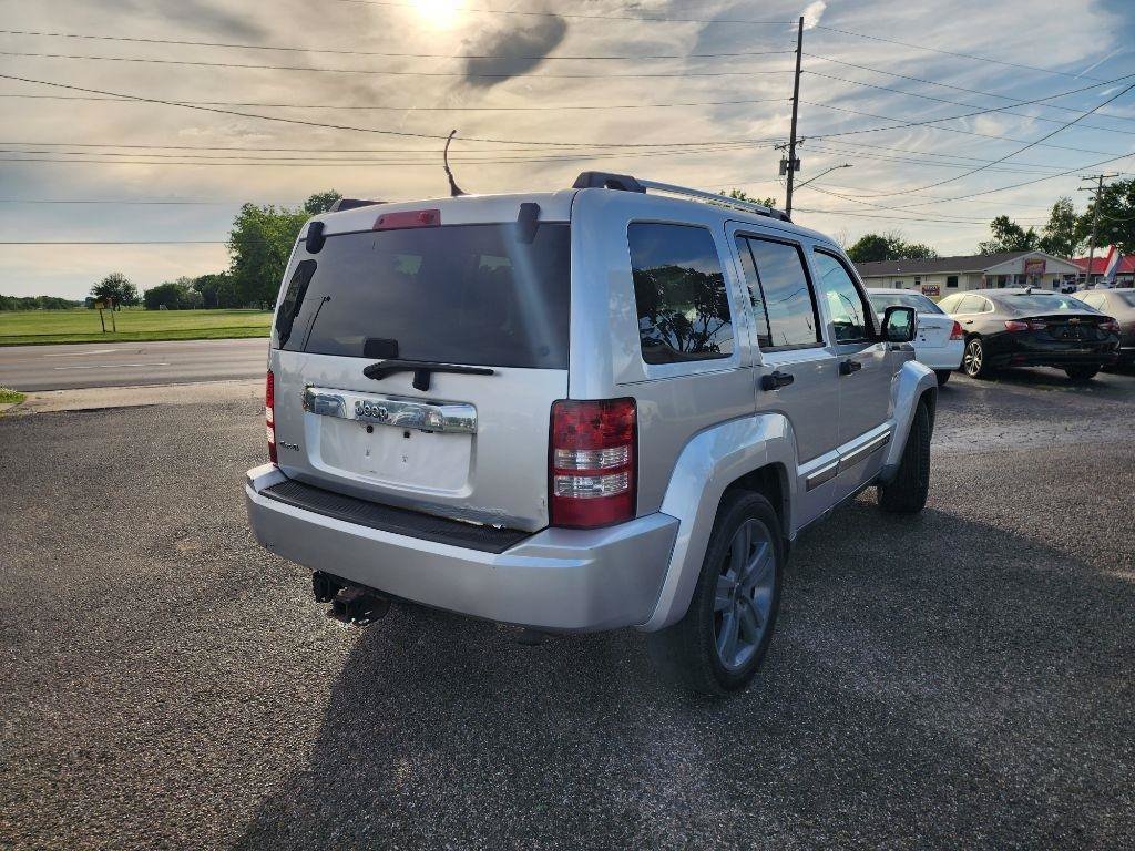 Used 2011 Jeep Liberty Sport AWD/4WD image 3