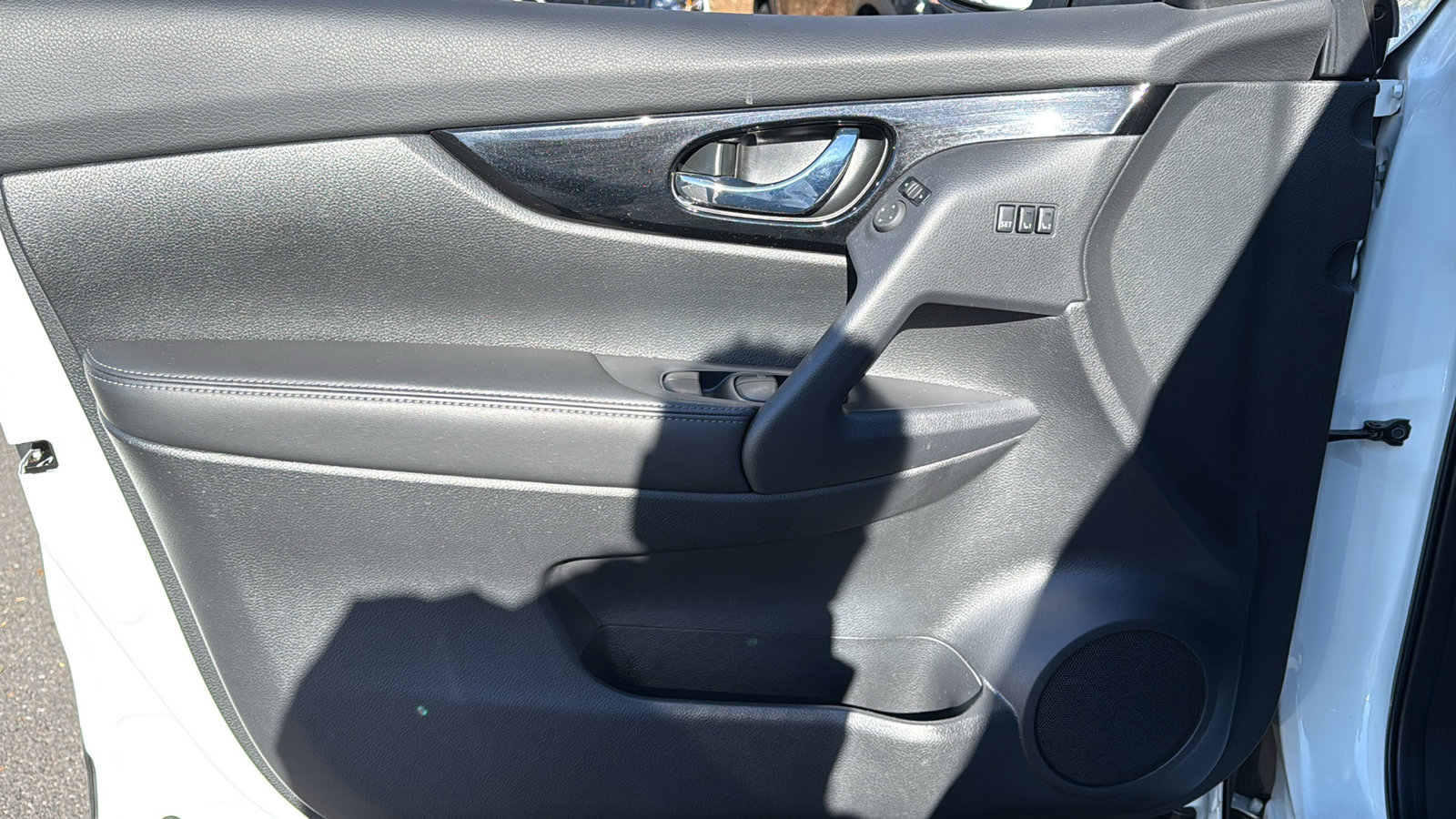 Certified 2022 Nissan Rogue Sport SL w/ Premium Package AWD/4WD image 6