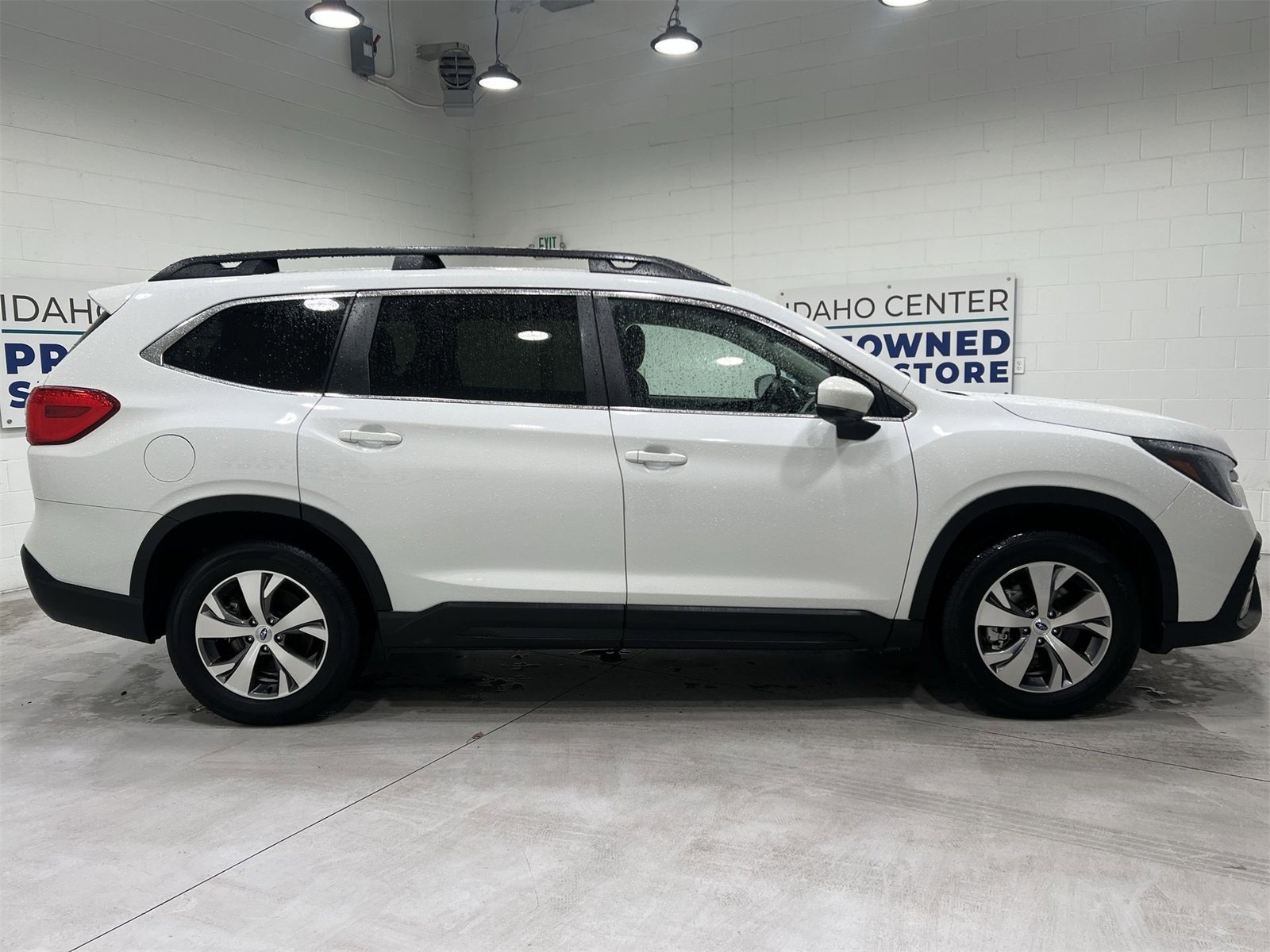 Certified 2024 Subaru Ascent Premium w/ Convenience Package image 9