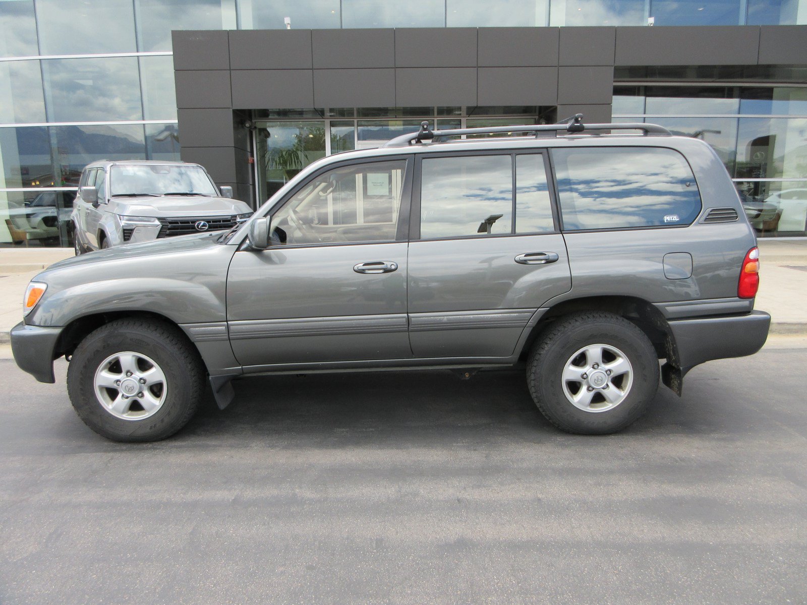 Used 2000 Toyota Land Cruiser AWD/4WD image 3