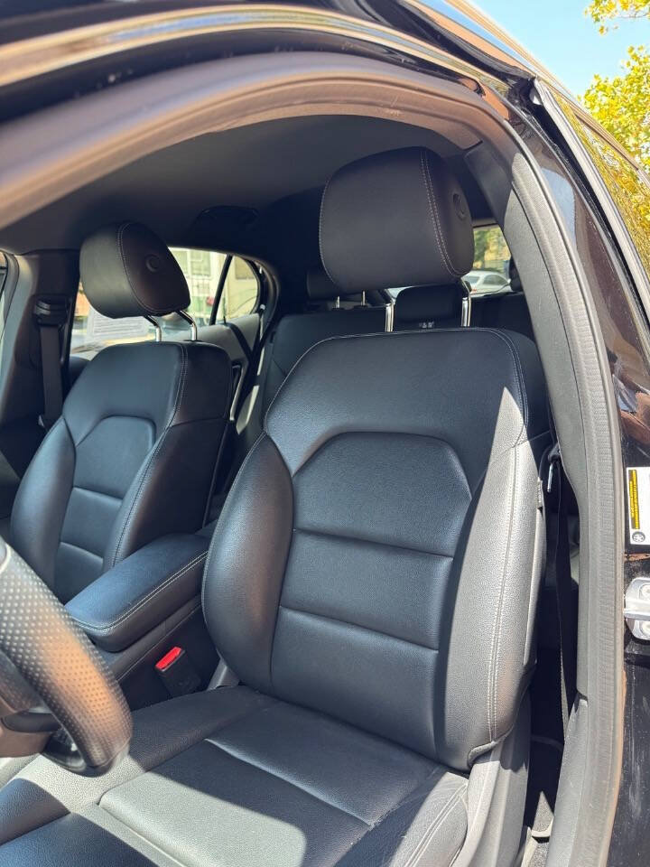 Used 2019 Mercedes-Benz GLA 250 4MATIC image 25