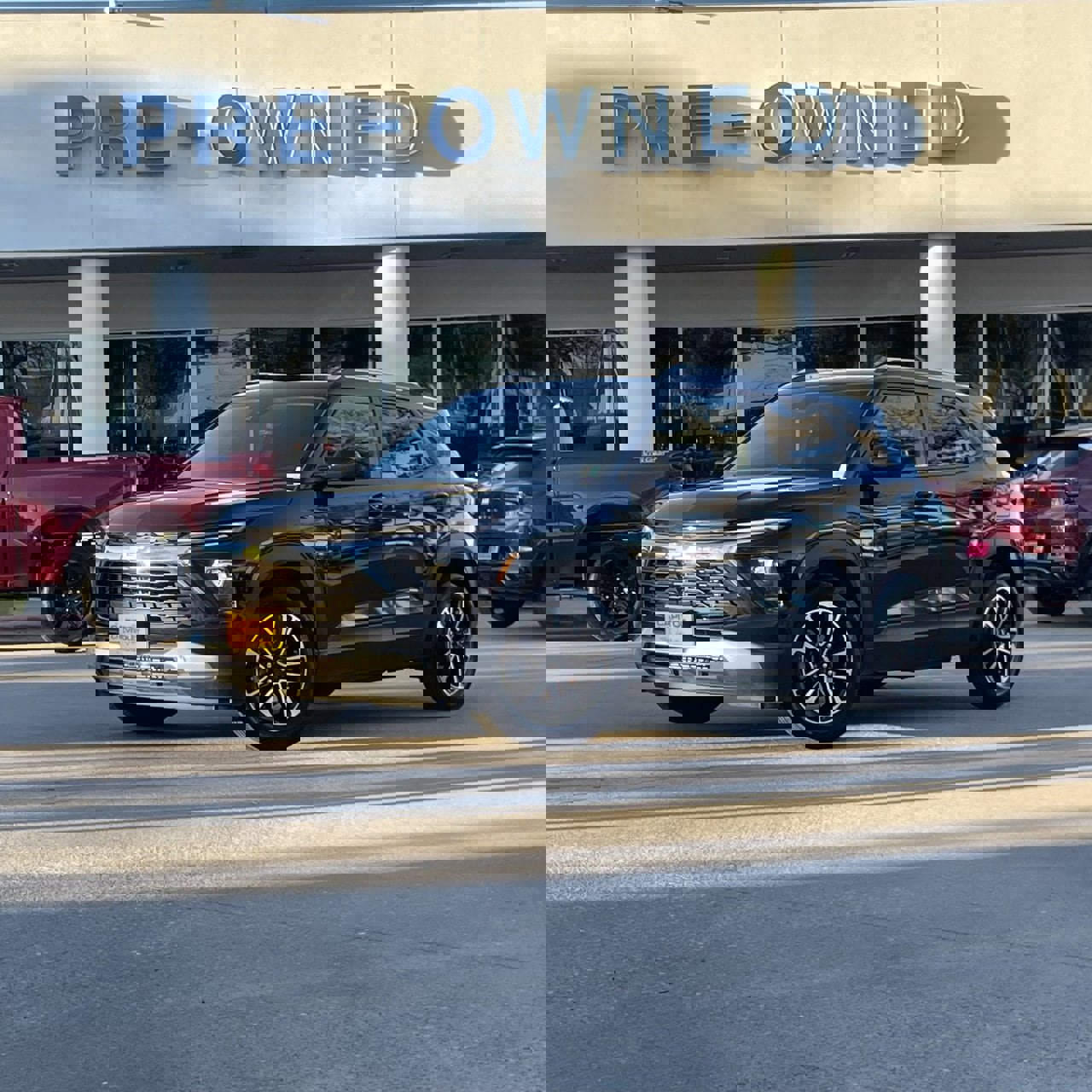 Used 2025 Chevrolet TrailBlazer LT image 2