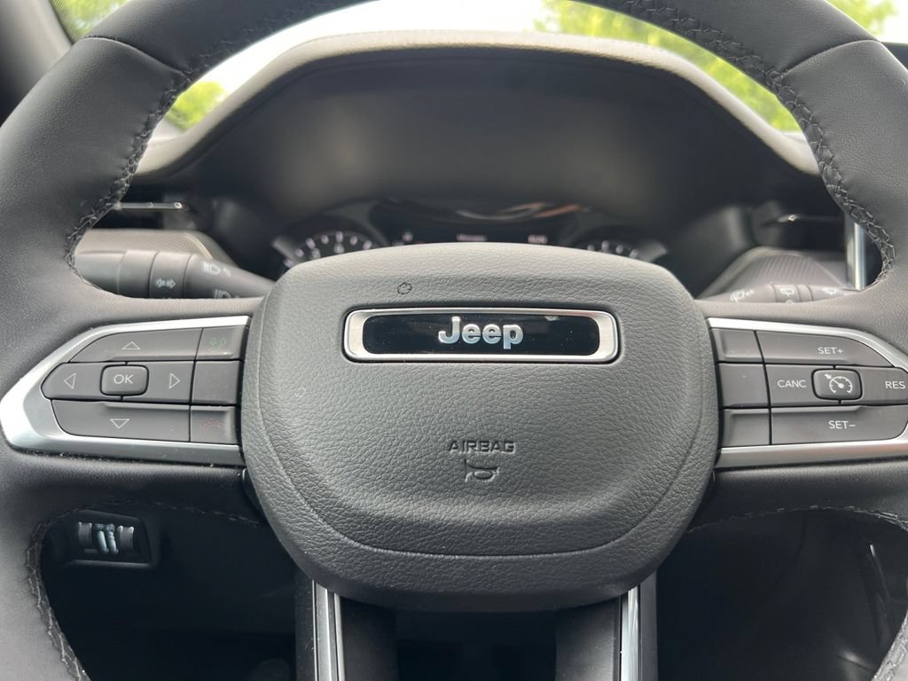 Used 2026 Jeep Compass Latitude AWD/4WD image 5