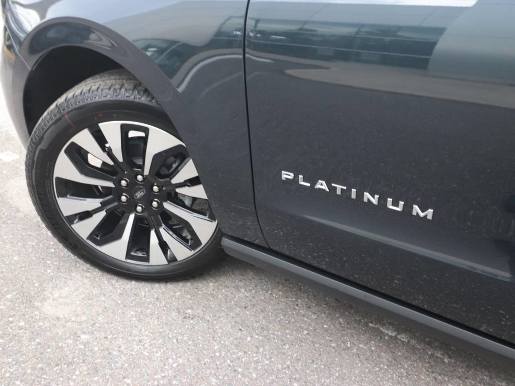 New 2026 Ford Expedition Max Platinum w/ Driver's Package AWD/4WD image 4