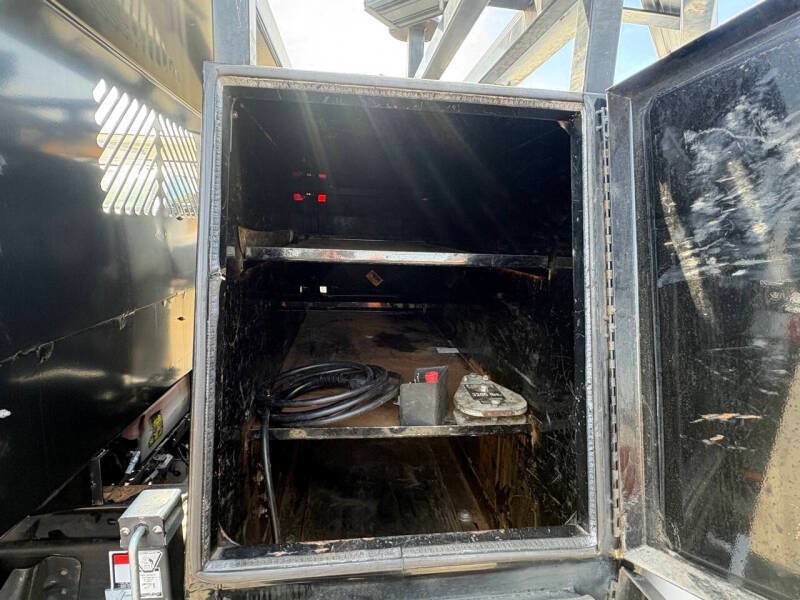 Used 2013 GMC Sierra 3500 W/T RWD image 2