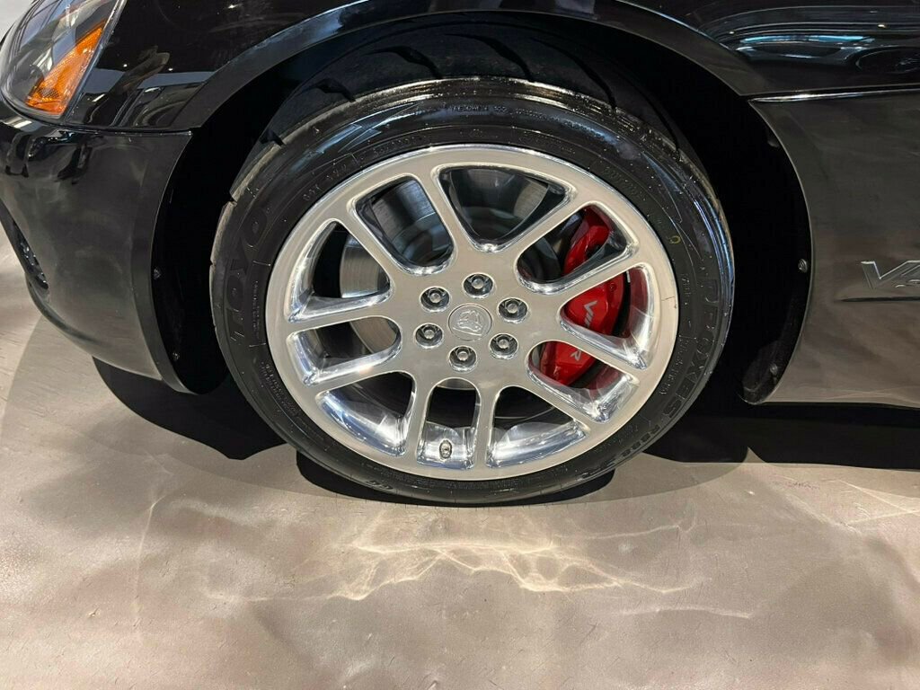 Used 2004 Dodge Viper SRT-10 RWD image 15