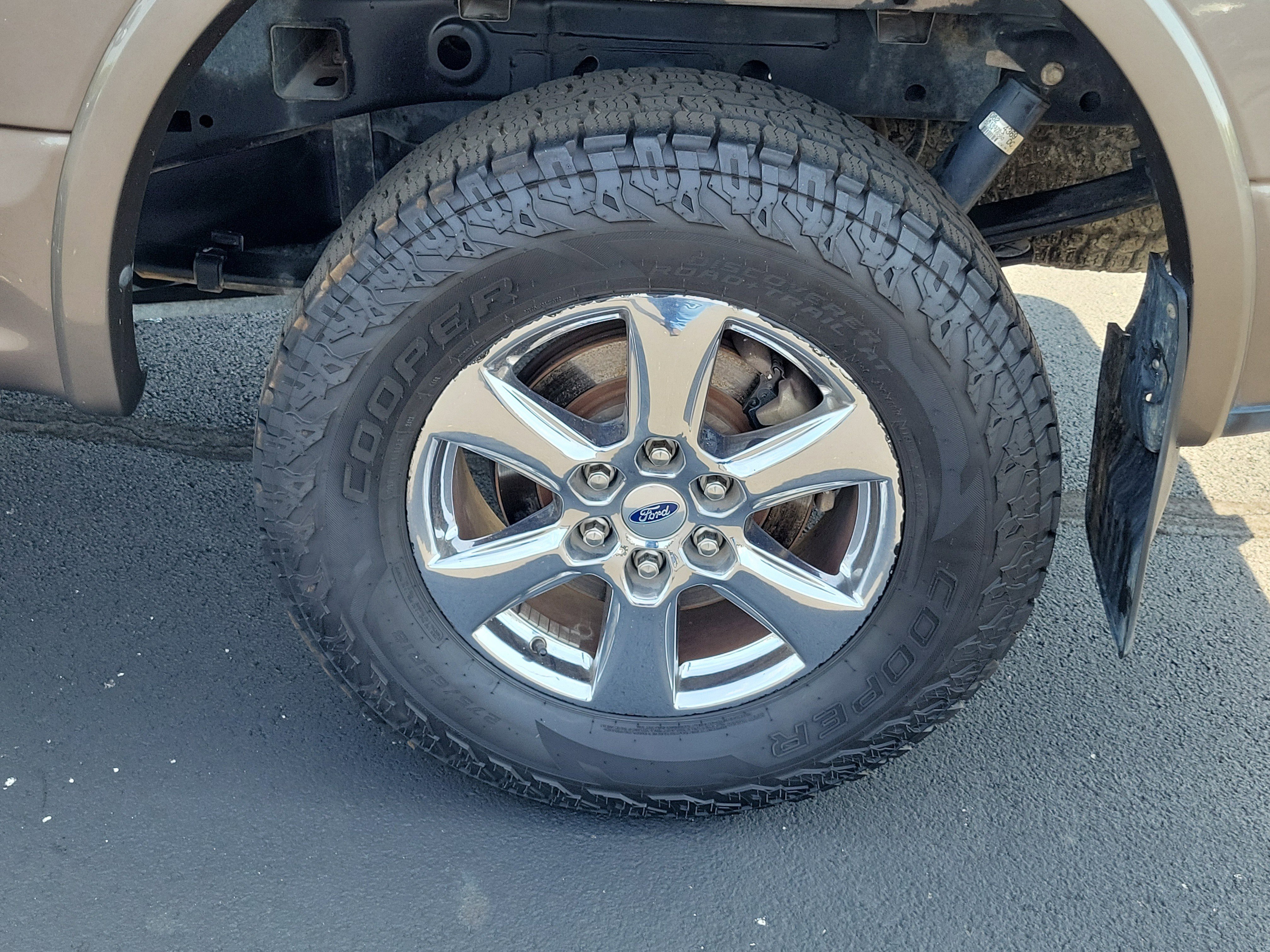 Used 2019 Ford F150 Lariat image 5