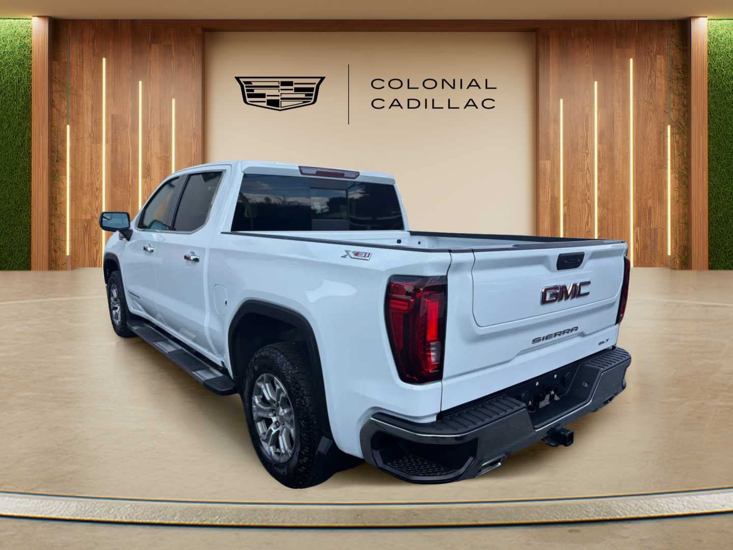 Used 2023 GMC Sierra 1500 SLT w/ SLT Convenience Package AWD/4WD image 3
