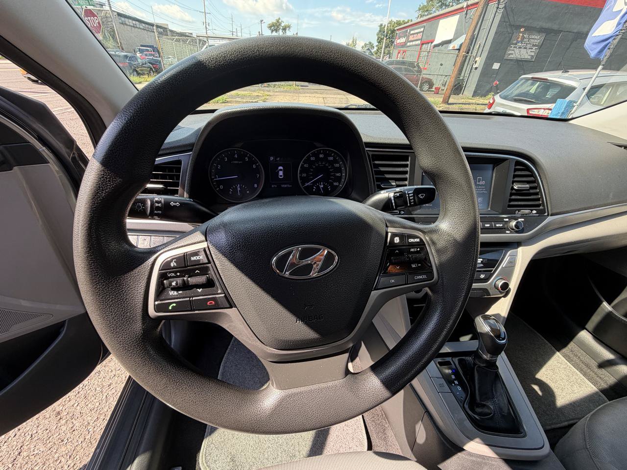 Used 2018 Hyundai Elantra SEL FWD image 11