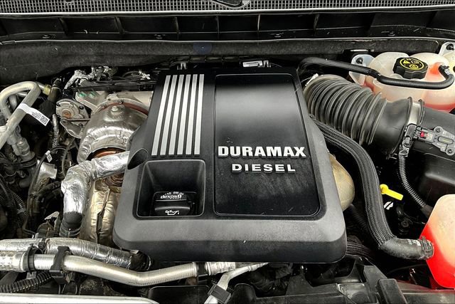 Used 2022 Chevrolet Suburban RST w/ Luxury Package image 32