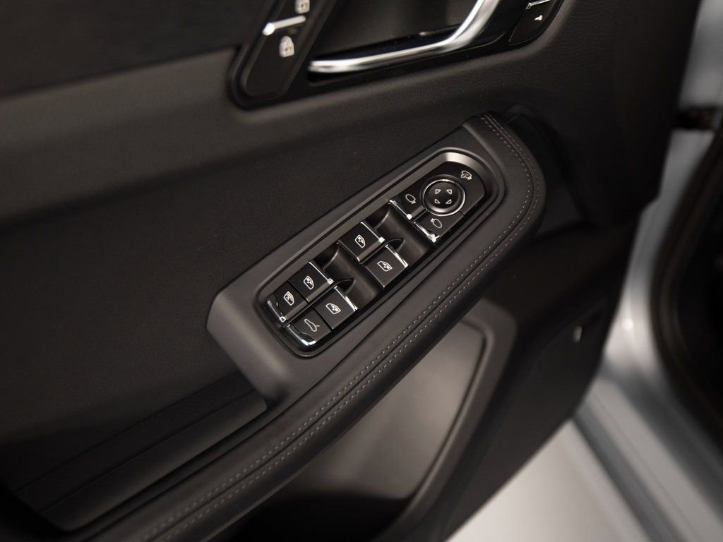 New 2026 Porsche Macan GTS image 14