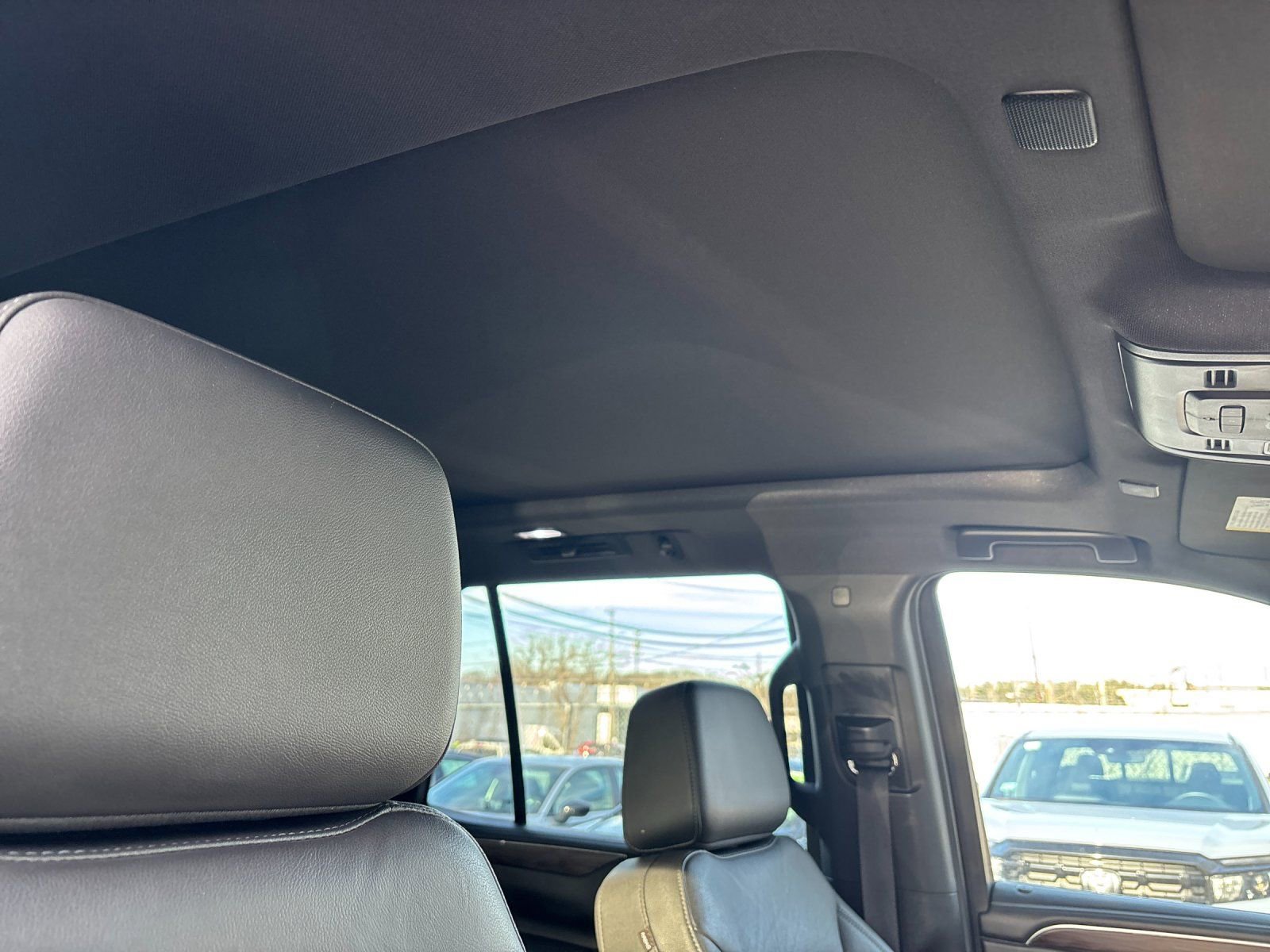 Used 2023 Chevrolet Tahoe LT w/ Luxury Package image 18