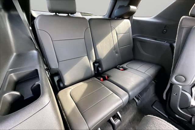 Used 2023 Chevrolet Traverse Premier AWD/4WD image 28