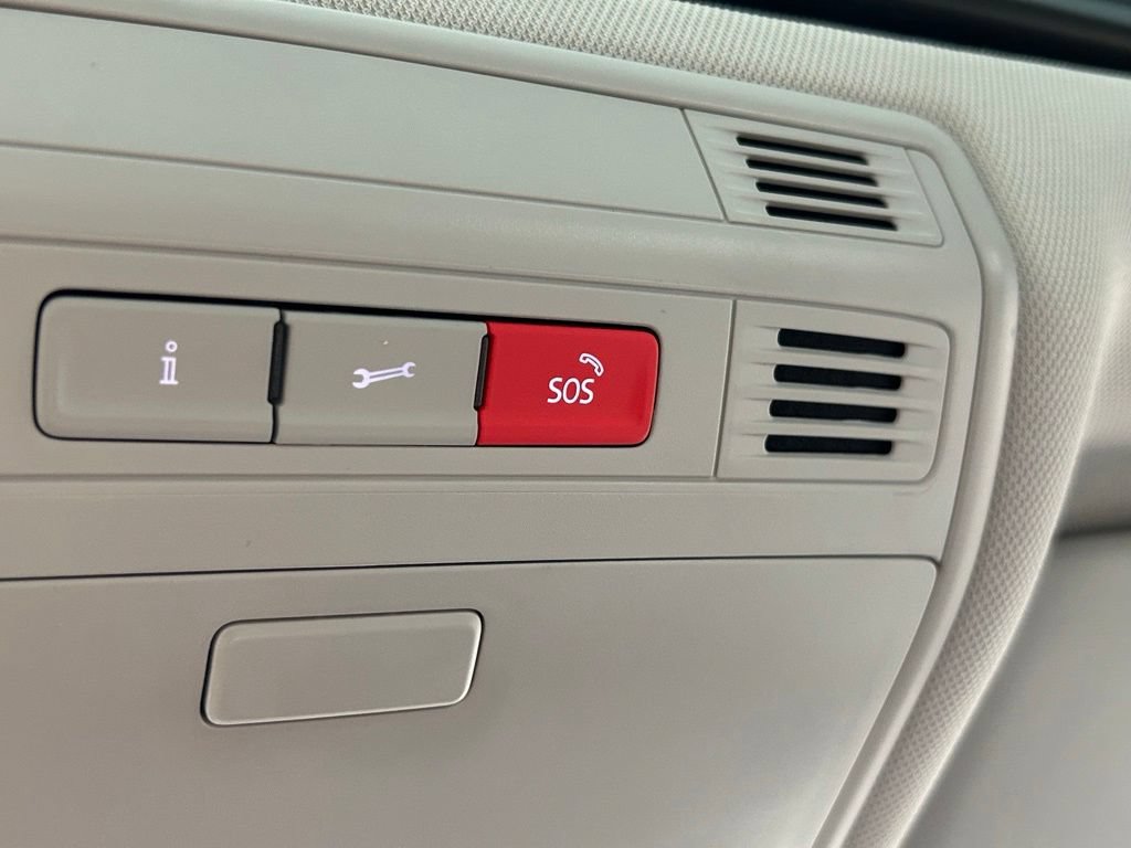 Used 2026 Volkswagen Jetta SE FWD image 30