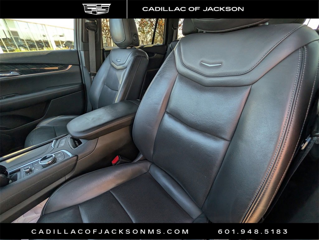 Used 2022 Cadillac XT6 Premium Luxury image 16