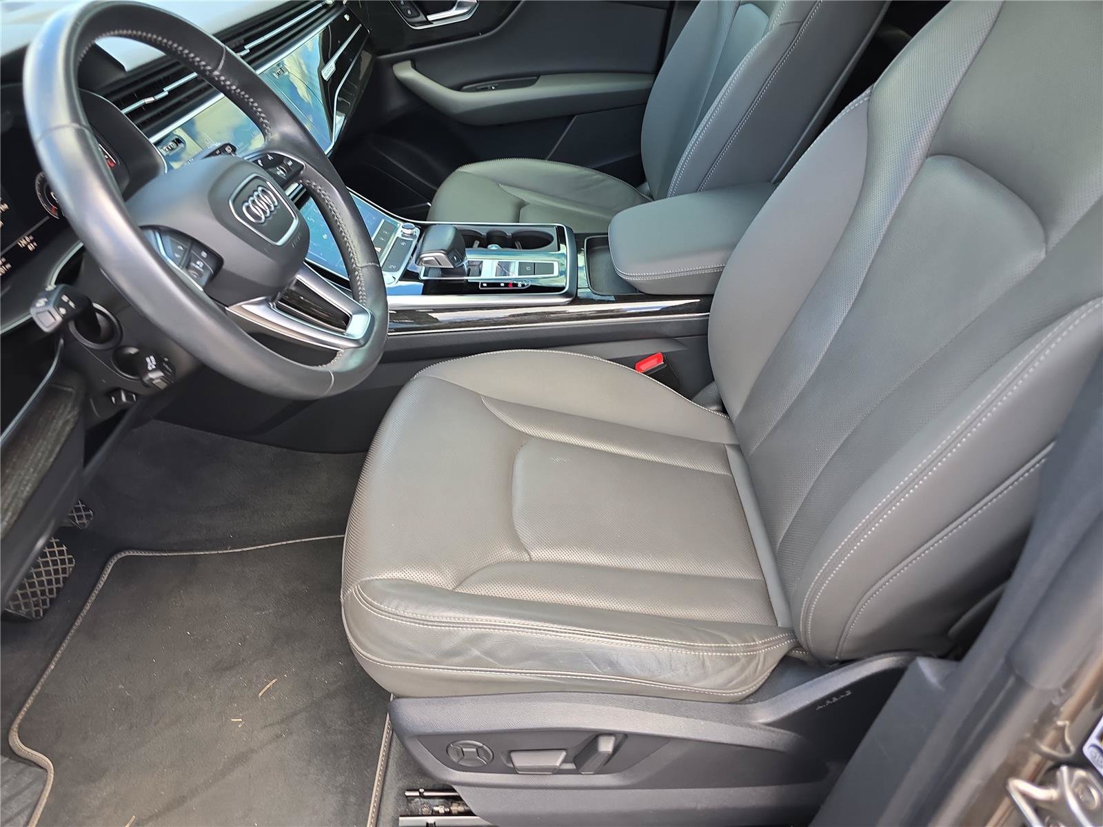 Used 2019 Audi Q8 Premium Plus AWD/4WD image 21