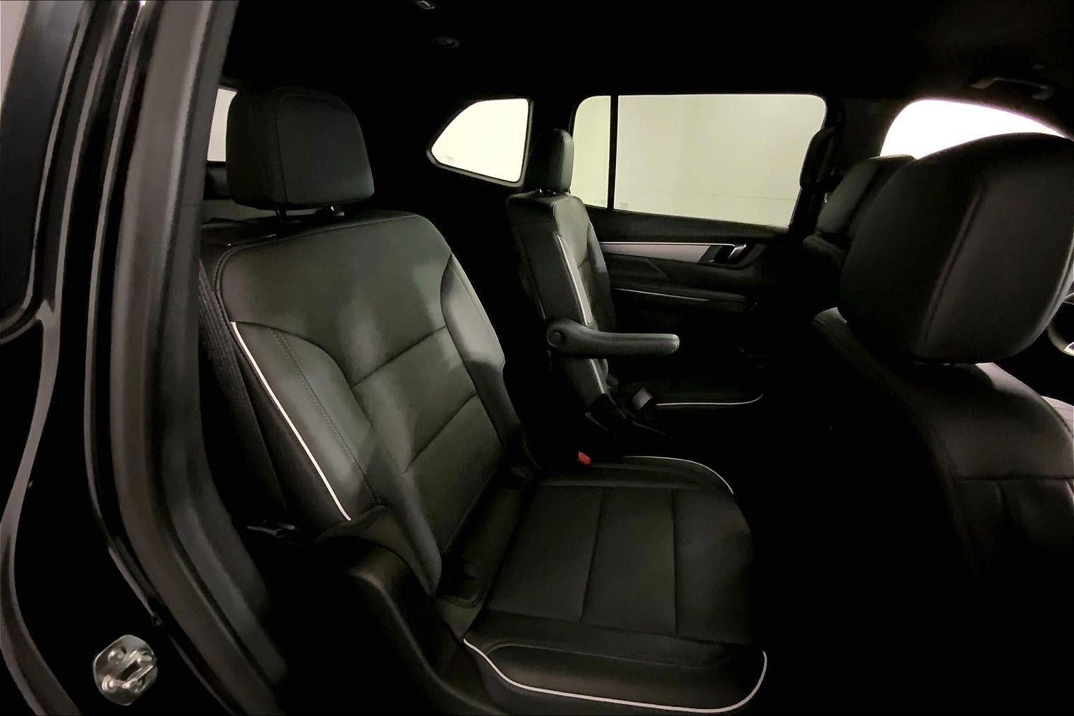 Used 2025 Buick Enclave Preferred AWD/4WD image 23