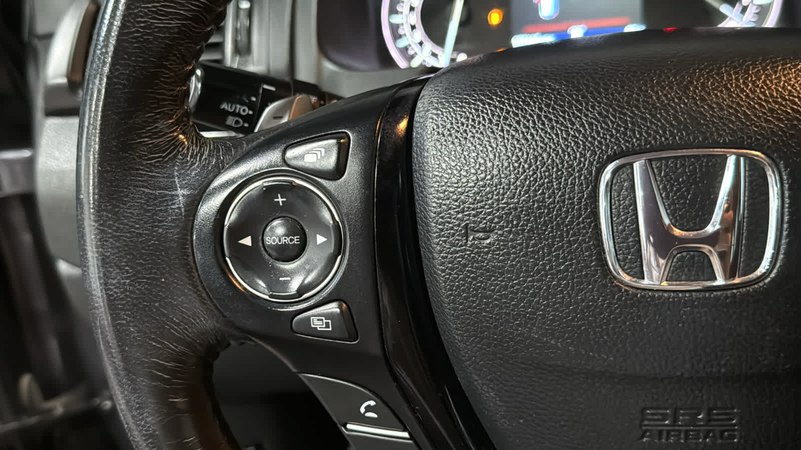 Used 2016 Honda Pilot Touring image 12