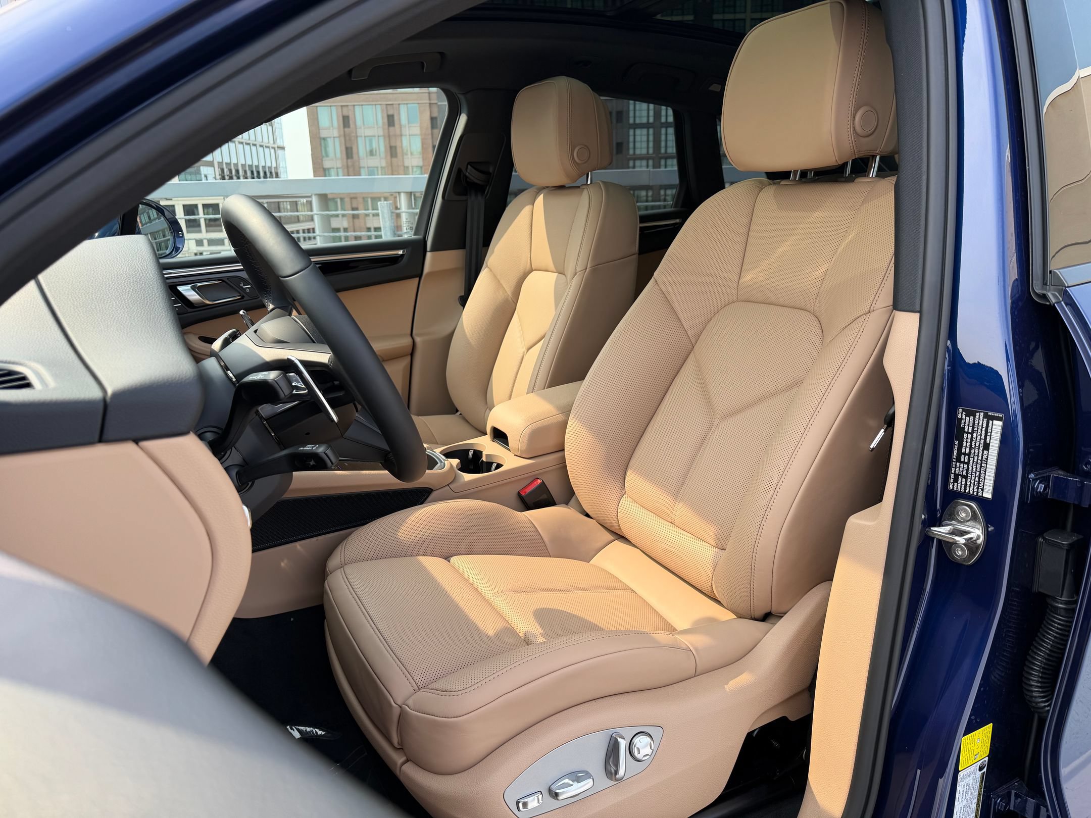 New 2026 Porsche Macan AWD/4WD image 5