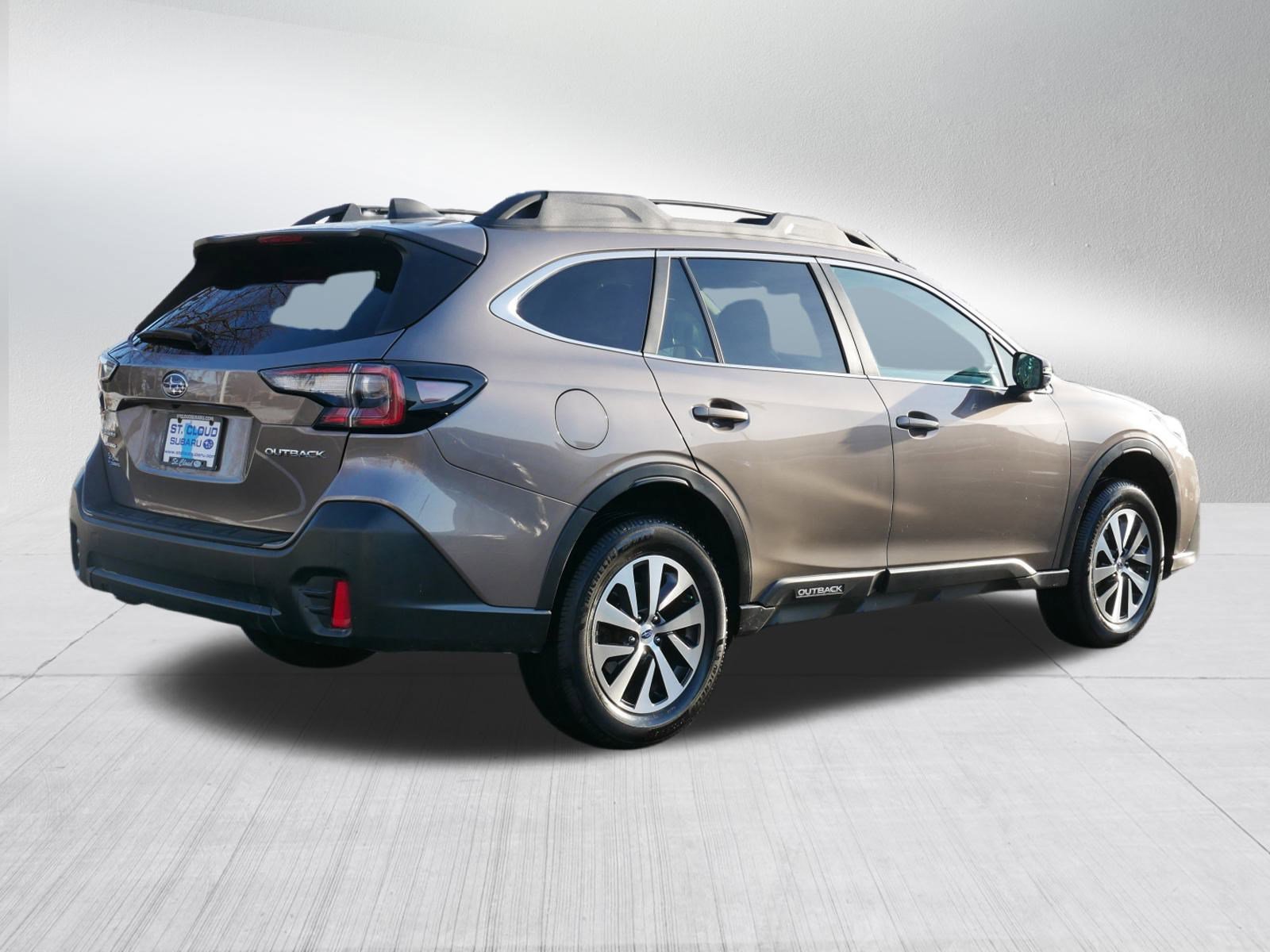 Used 2021 Subaru Outback Premium image 7