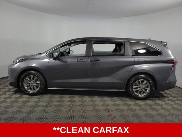Used 2025 Toyota Sienna XLE FWD image 5