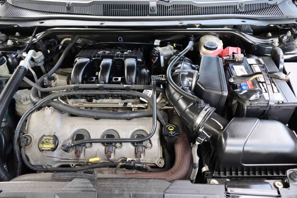 Used 2010 Ford Taurus Limited image 38