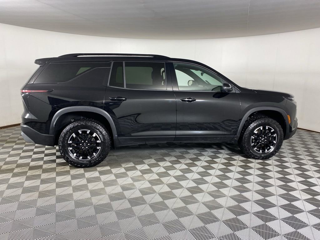 Used 2024 Chevrolet Traverse Z71 AWD/4WD image 9