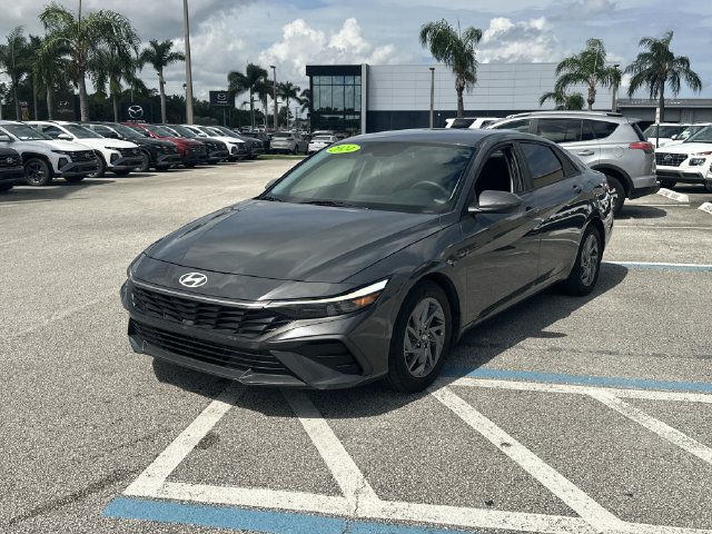 Certified 2024 Hyundai Elantra SEL FWD image 2