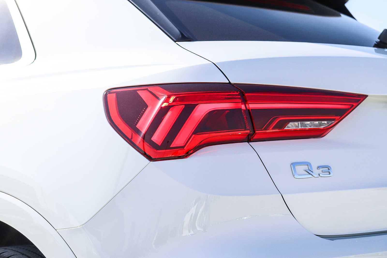 Used 2023 Audi Q3 2.0T Premium w/ Convenience Package image 12