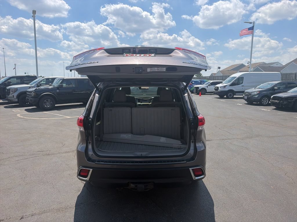 Used 2018 Toyota Highlander Limited AWD/4WD image 46