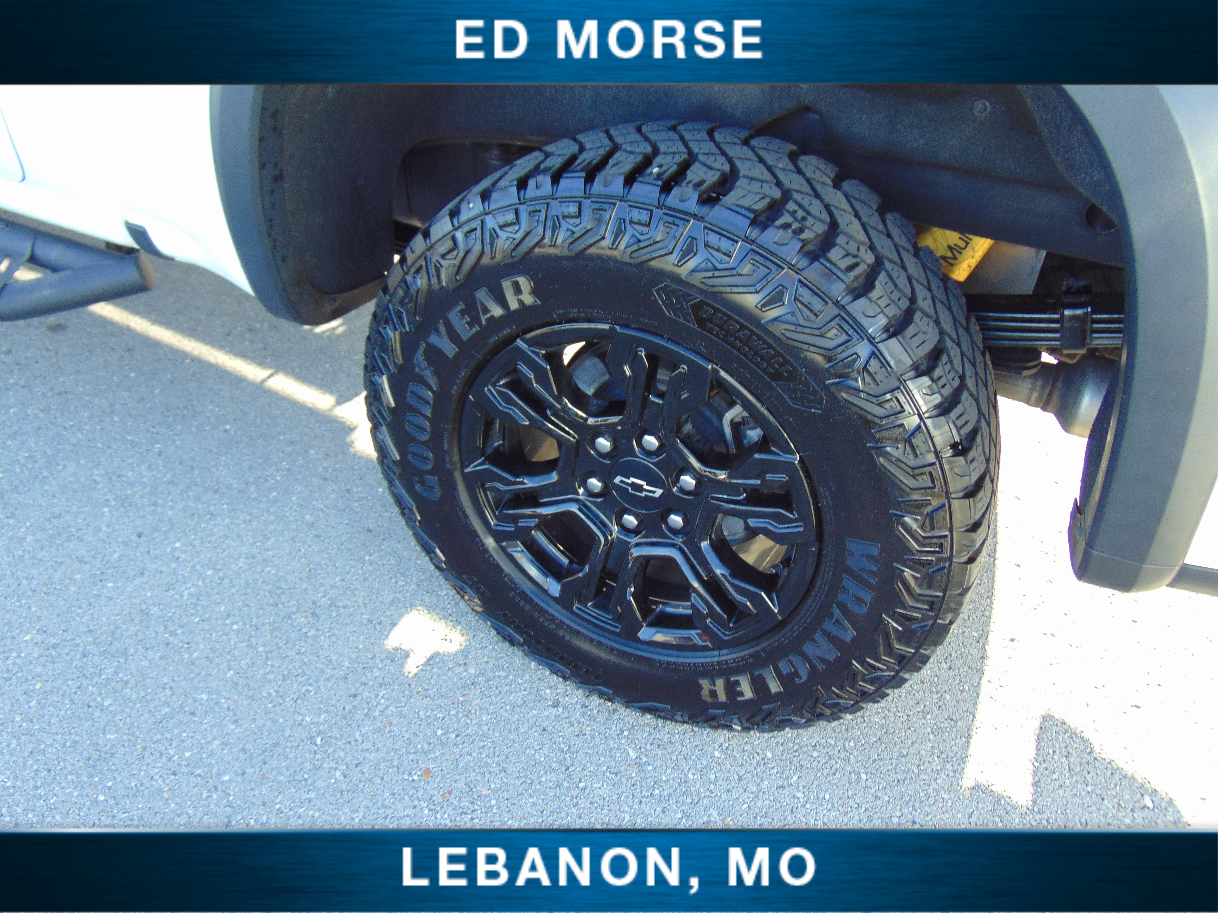 Used 2022 Chevrolet Silverado 1500 ZR2 w/ Technology Package image 9