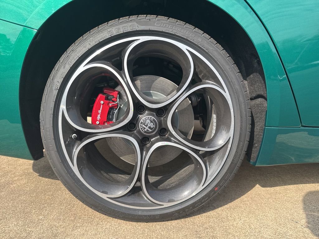 New 2026 Alfa Romeo Giulia AWD image 25